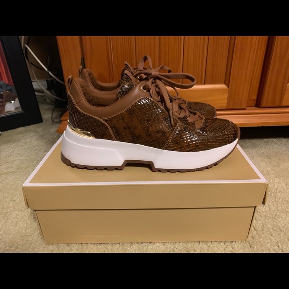 michael kors trainers mens orange